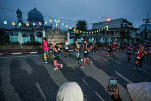 BIB: 
                            <button type="button" onclick="openModal(26232904)" class="btn btn-primary btn-sm float-right btn-popup" data-toggle="modal" data-target=".modal-high-quality">
                        <i class="fas fa-shopping-cart"></i> Add to Cart
                    </button>
                                            <button type="button" onclick="isThisMe(26232904, true)" class="btn btn-success btn-sm float-right btn-popup btn-isme hidden" data-toggle="tooltip" data-placement="bottom" title="นี่คือรูปของคุณใช่ไหม คลิกที่นี่เพื่อเอาเข้าอัลบั้ม">
                        <i class="fas fa-plus"></i> Add to album
                    </button>
                    <button type="button" onclick="isThisMe(26232904, false)" class="btn btn-warning btn-sm float-right btn-popup btn-isnotme hidden">
                        <i class="fas fa-ban"></i> Remove from album
                    </button>